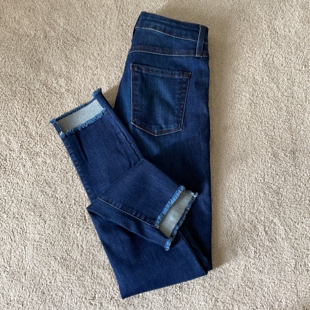 Just Black Frayed Hem Jeans — like new! 👖